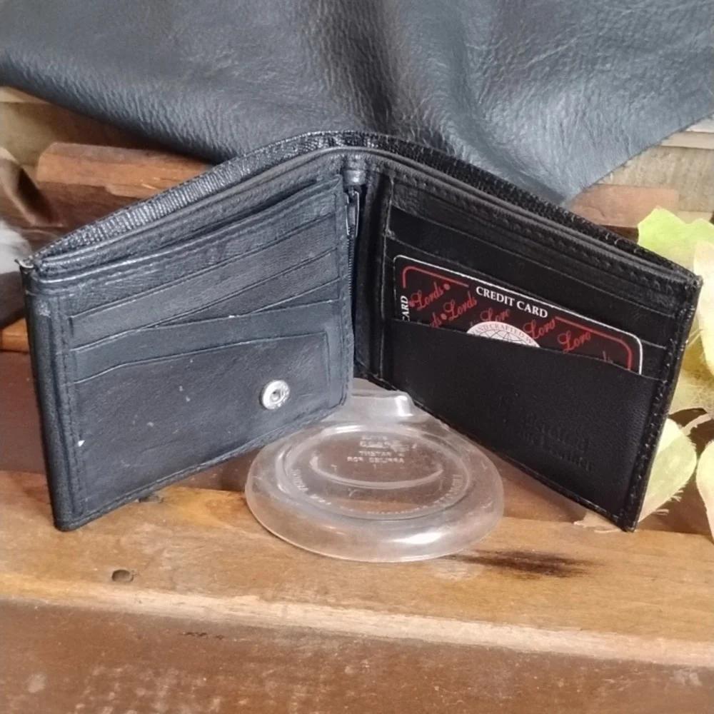 Black Tri Fold Textured  Leather Men's Wallet